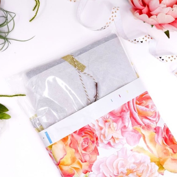 50 10X13 Poly Mailers Watercolor Roses PRICE IS FIRM - Picture 8 of 9